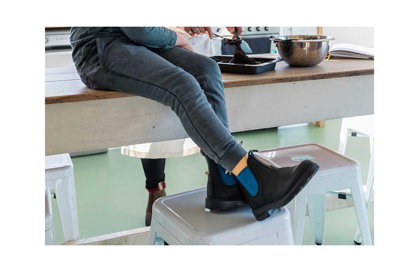 blundstone-580-kids-chelsea-boots-black-blue image 6