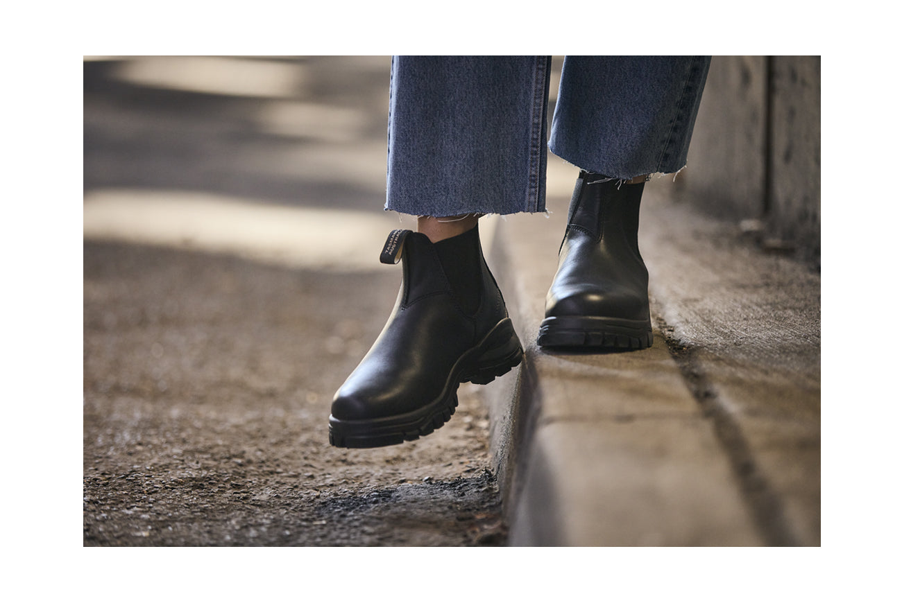 blundstone-2240-all-terrain-lug-boots-black-chelsea image 4