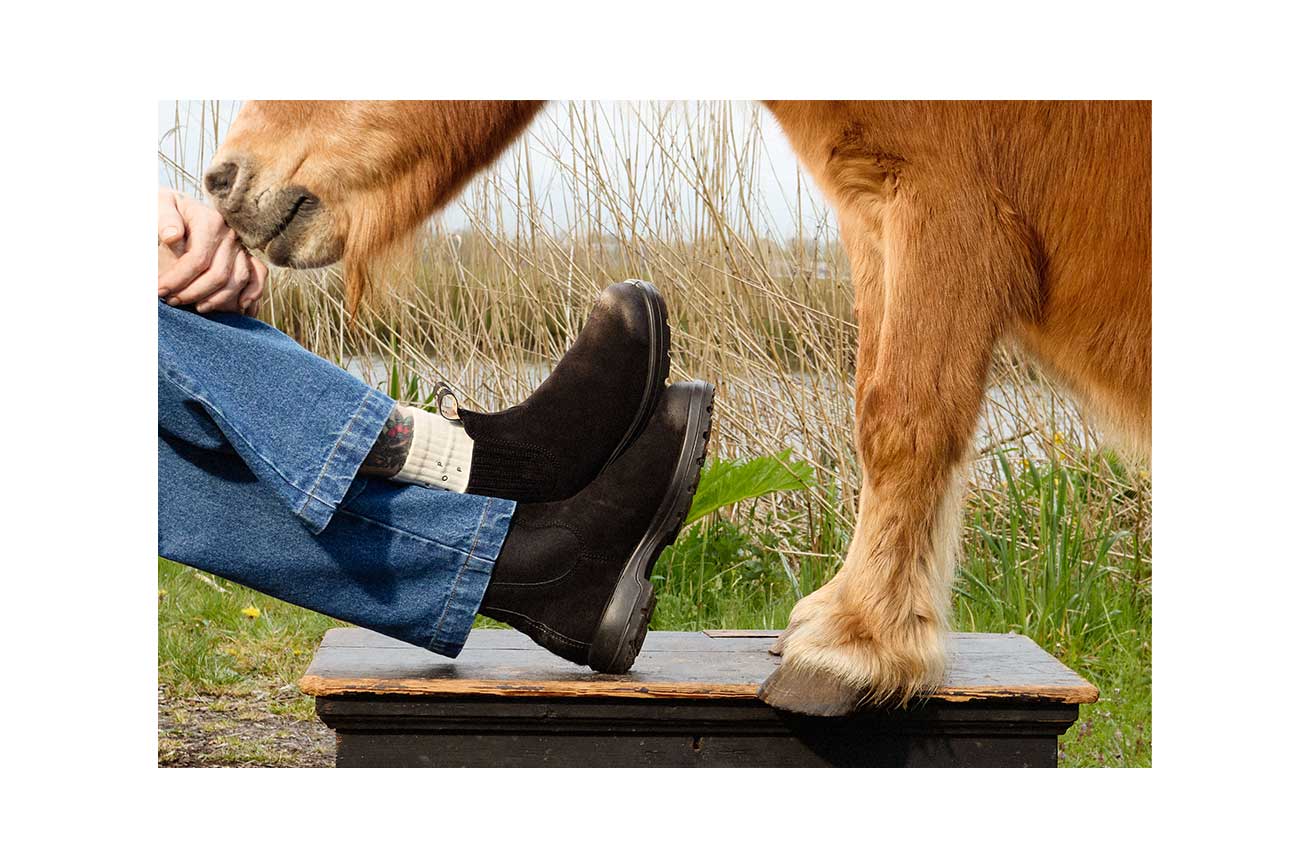 blundstone-2622-double-black-pony-x-pop-trading-chelsea-boot image 5