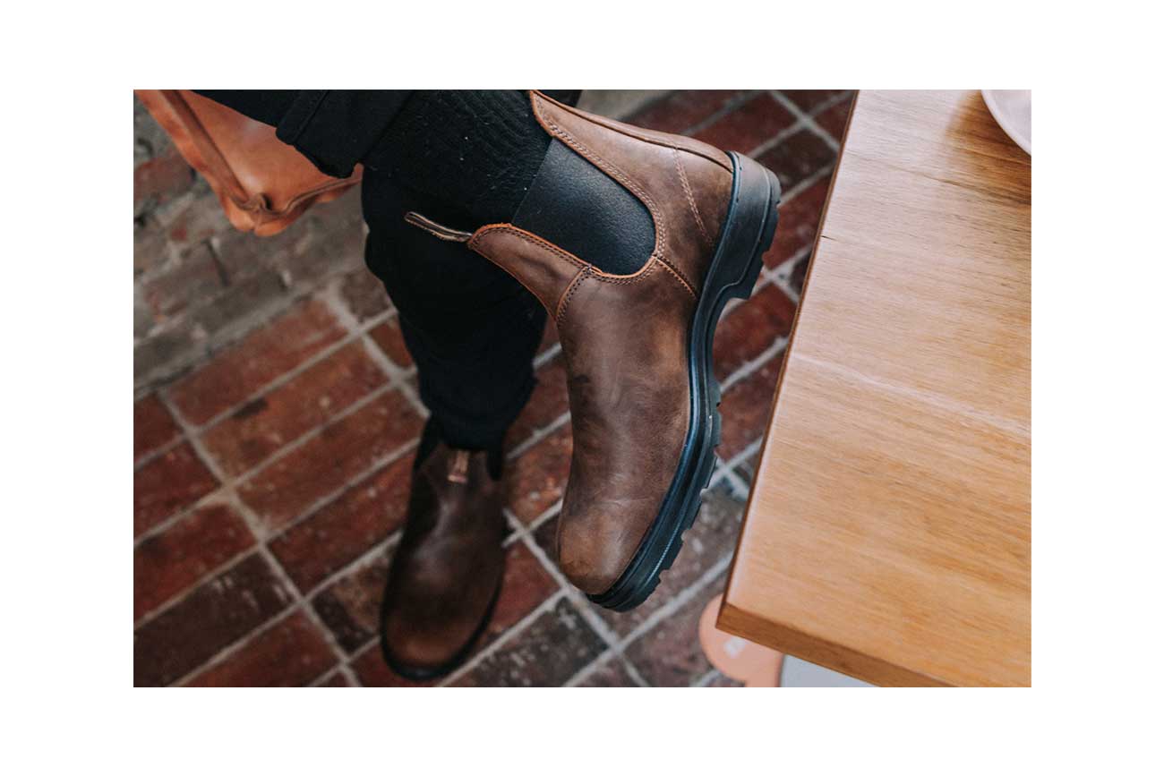 blundstone-1609-antique-brown-classics-chelsea-boot image 6