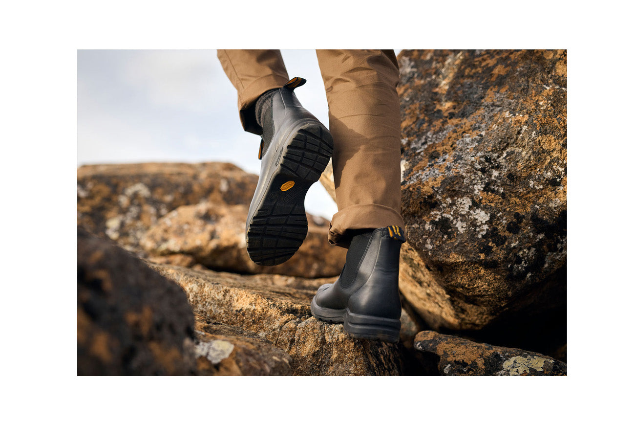 blundstone-2058-black-all-terrain-chelsea-boot-vibram image 3