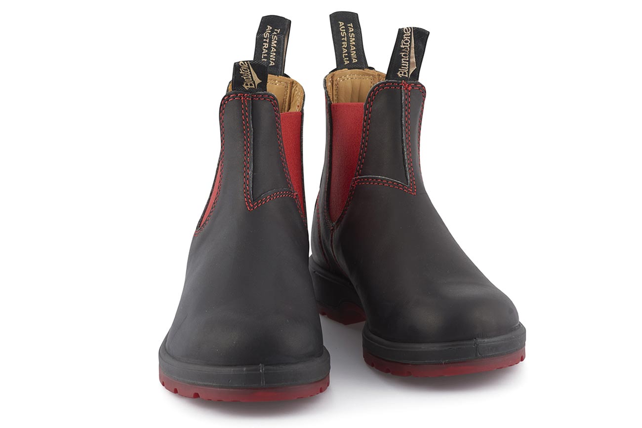 blundstone-1316-classics-chelsea-boot-black-red image 2