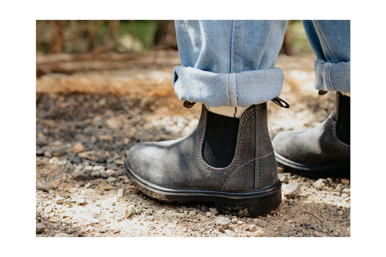 blundstone-2594-kids-chelsea-boot-steel-grey-waxed-suede image 3